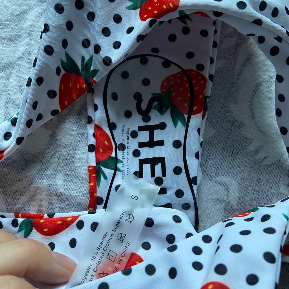 Strawberry Bikini - Picture 3 of 4